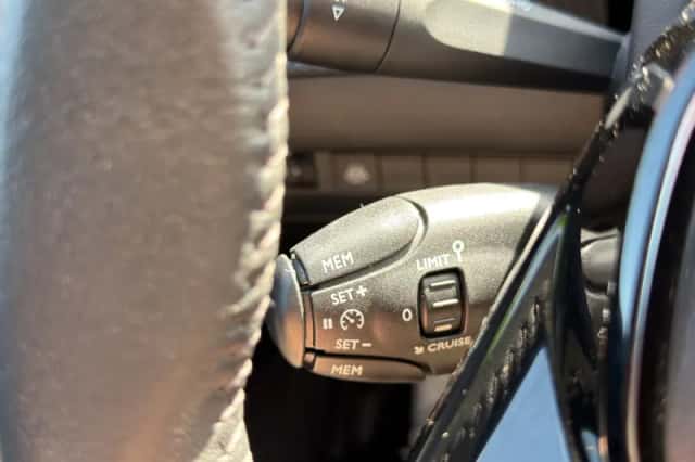 Peugeot 208 (2021) thumbnail 14