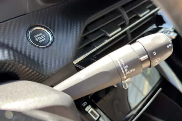 Peugeot 208 (2021) thumbnail 15
