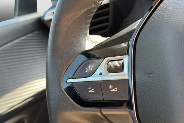 Peugeot 208 (2021) thumbnail 18