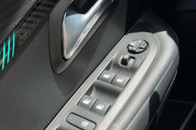 Peugeot 208 (2021) thumbnail 27