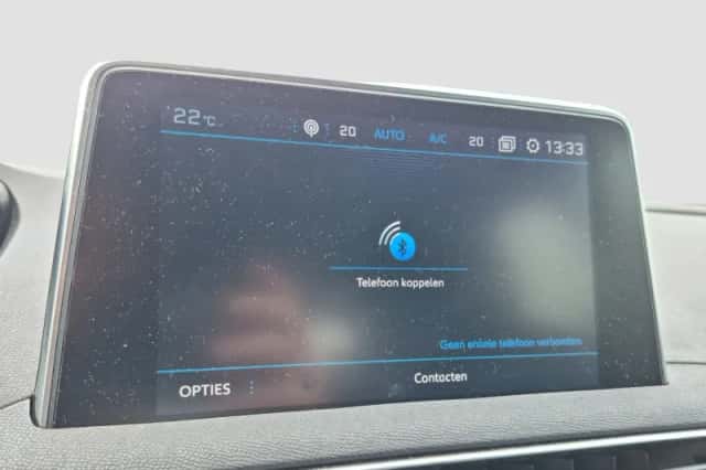 Peugeot 3008 (2018) thumbnail 18