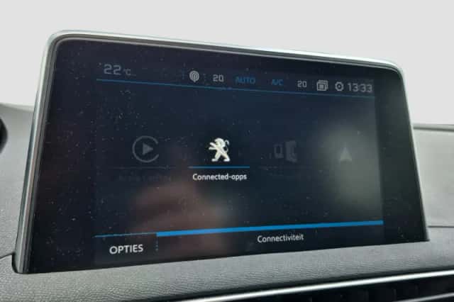 Peugeot 3008 (2018) thumbnail 23