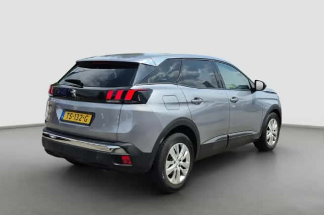 Peugeot 3008 (2018) thumbnail 5