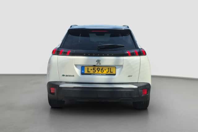 Peugeot e-2008 (2021) thumbnail 2