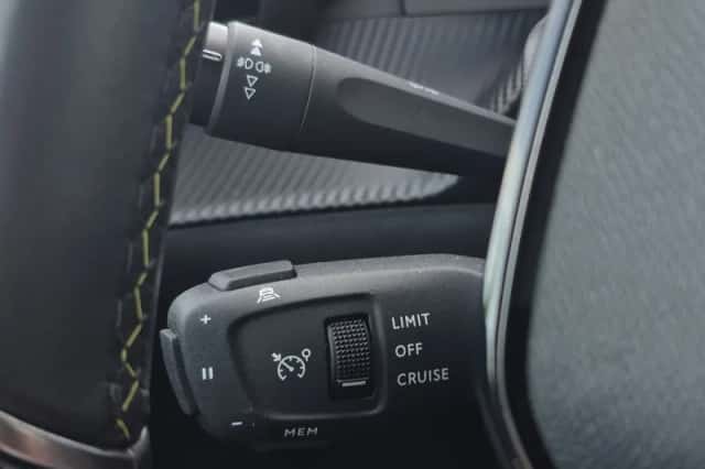 Peugeot e-2008 (2021) thumbnail 13
