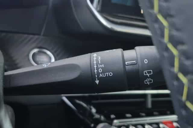 Peugeot e-2008 (2021) thumbnail 24