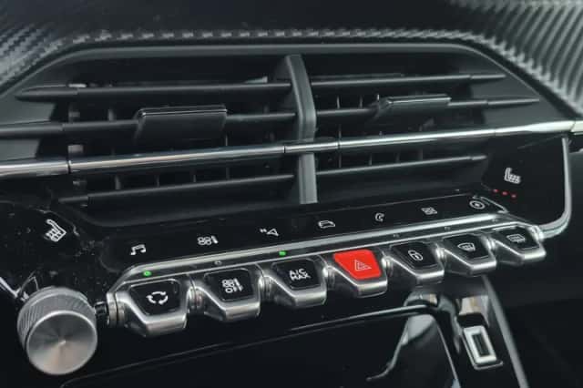Peugeot e-2008 (2021) thumbnail 26