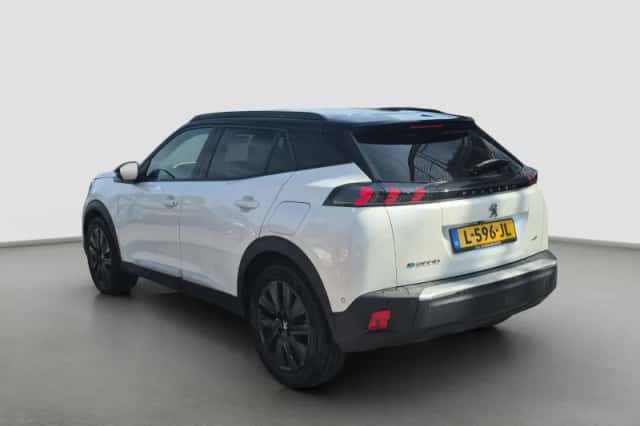 Peugeot e-2008 (2021) thumbnail 4