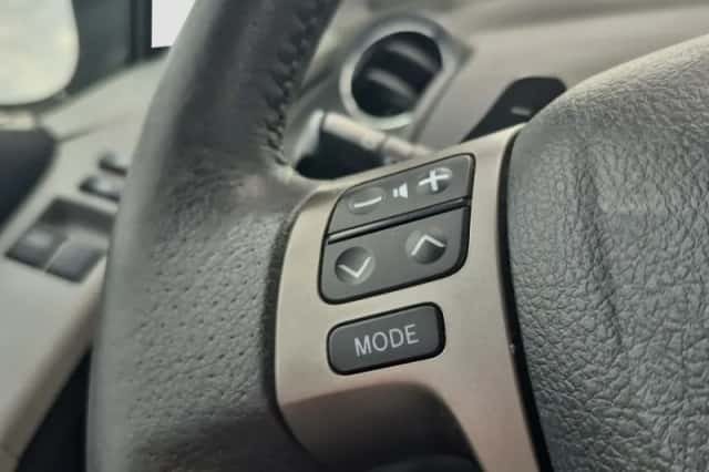 Toyota Yaris (2011) thumbnail 12