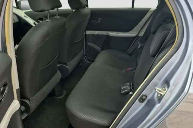 Toyota Yaris (2011) thumbnail 22