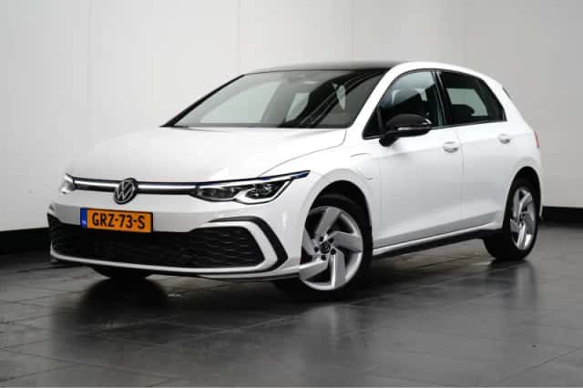 Volkswagen Golf (2021) thumbnail 1