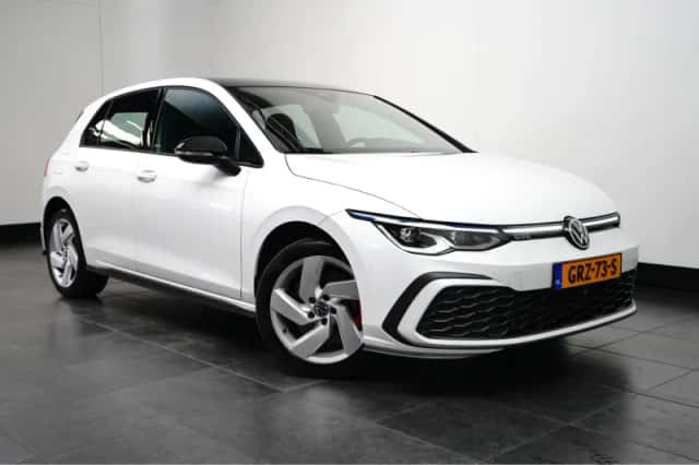 Volkswagen Golf (2021) thumbnail 3