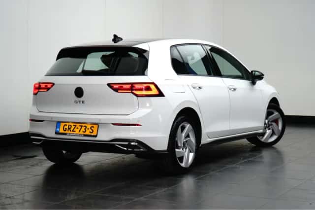 Volkswagen Golf (2021) thumbnail 4