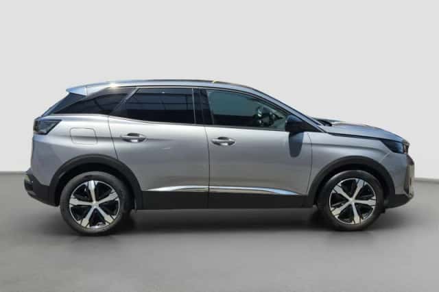 Peugeot 3008 (2022) thumbnail 6