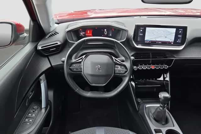 Peugeot 2008 (2021) thumbnail 6