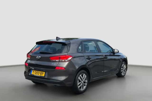 Hyundai i30 (2019) thumbnail 3