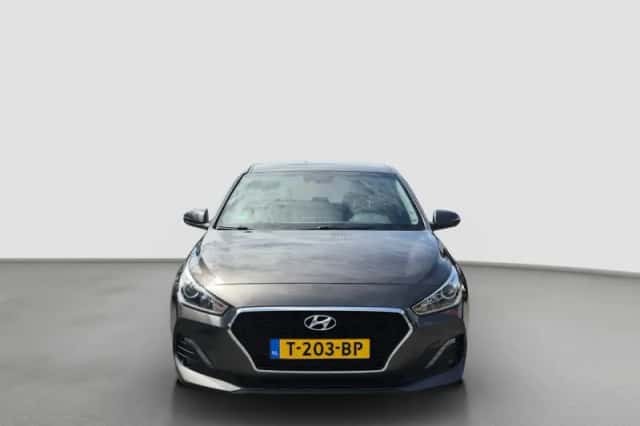Hyundai i30 (2019) thumbnail 4