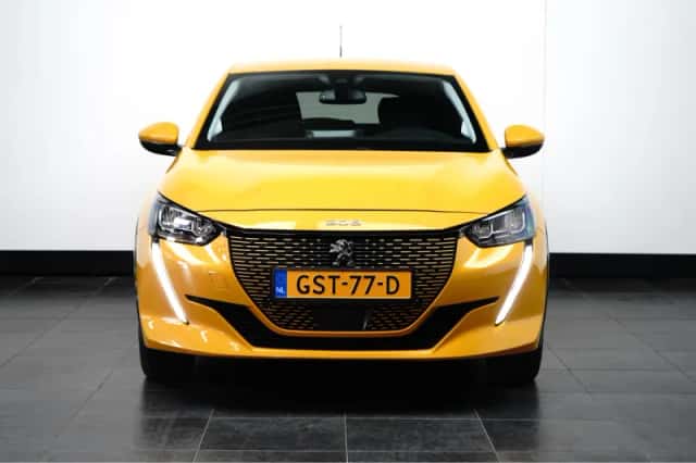Peugeot e-208 (2021) thumbnail 2