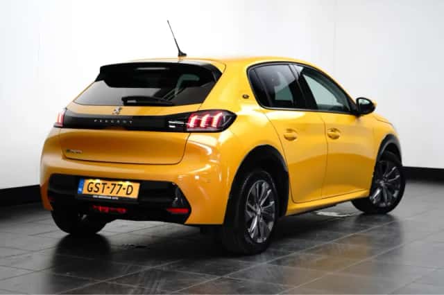 Peugeot e-208 (2021) thumbnail 4