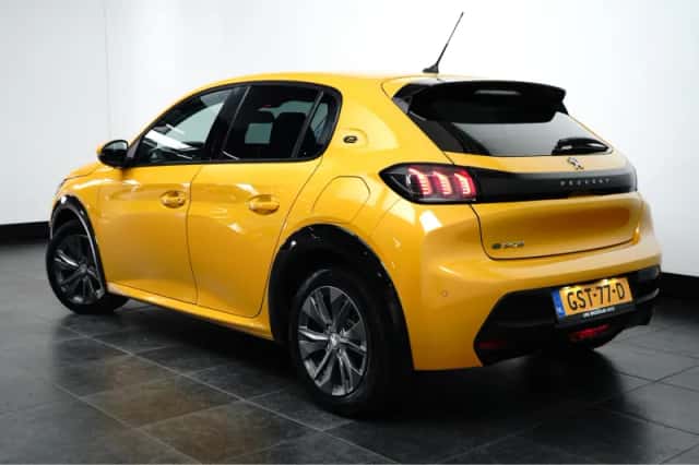 Peugeot e-208 (2021) thumbnail 5