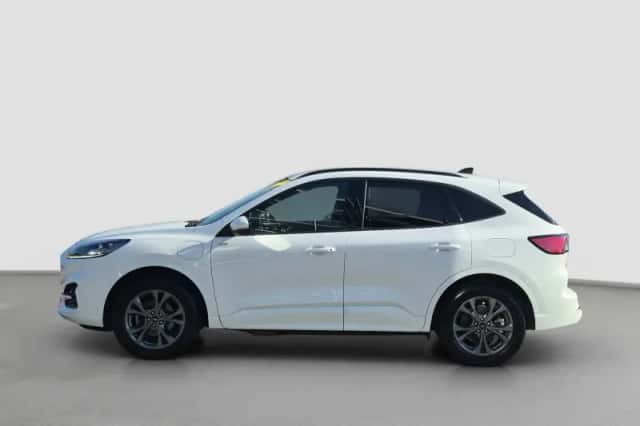 Ford Kuga (2023) thumbnail 2