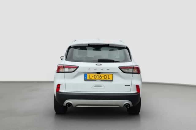 Ford Kuga (2021) thumbnail 4