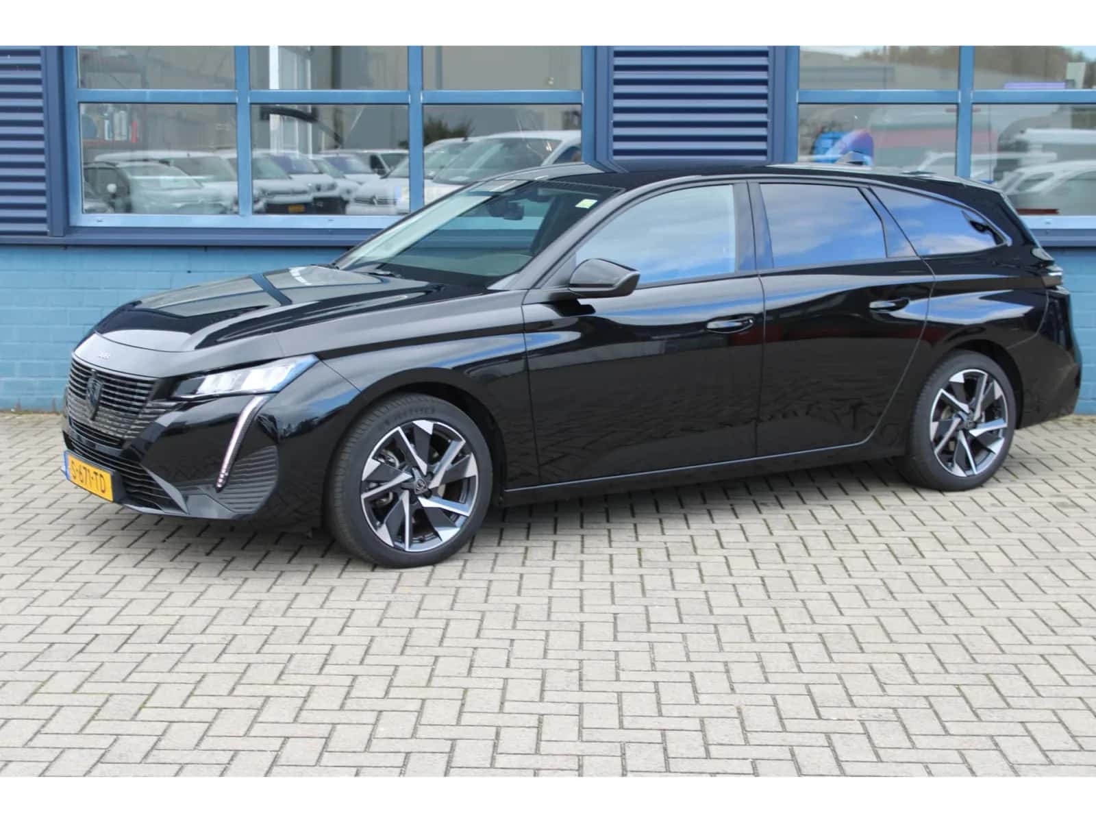 Peugeot 308 (2023) — foto 1