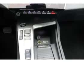 Peugeot 308 (2023) thumbnail 18