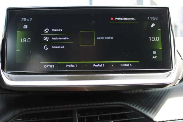 Peugeot 208 (2022) thumbnail 15