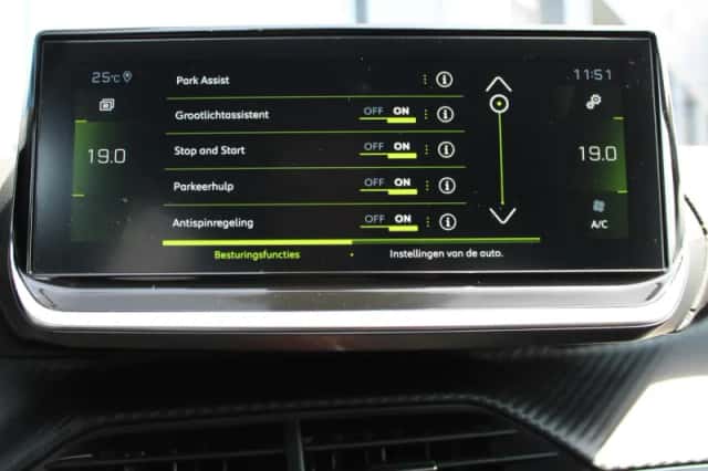 Peugeot 208 (2022) thumbnail 22
