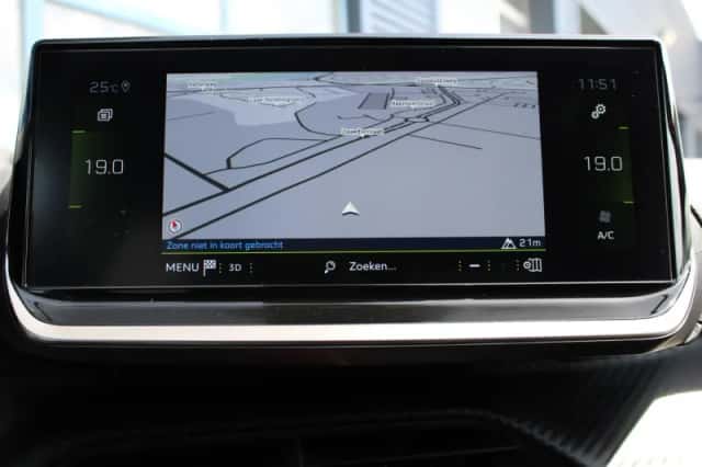Peugeot 208 (2022) thumbnail 23