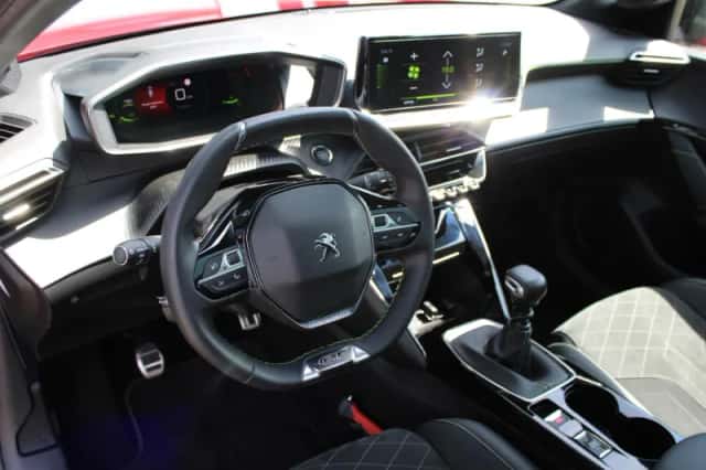 Peugeot 208 (2022) thumbnail 7