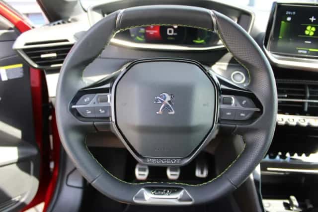 Peugeot 208 (2022) thumbnail 8