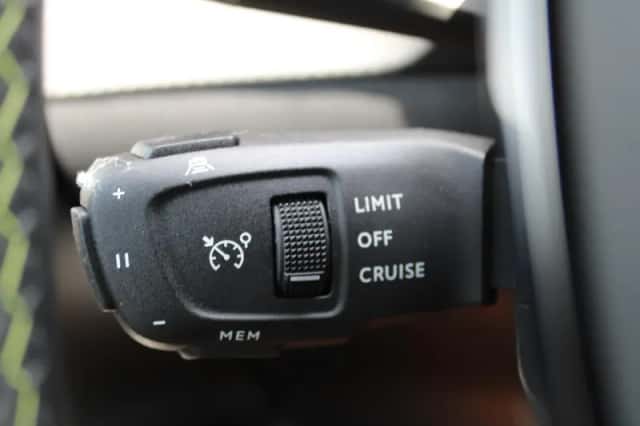 Peugeot 208 (2022) thumbnail 9