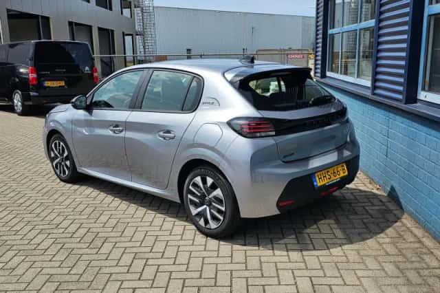 Peugeot 208 (2025) thumbnail 3