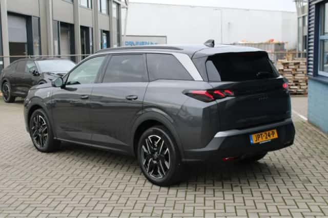 Peugeot 5008 (2025) thumbnail 3