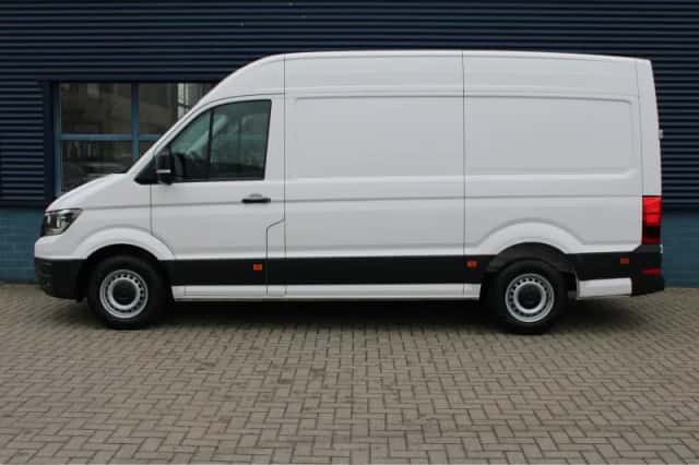 Volkswagen Crafter (2023) thumbnail 2