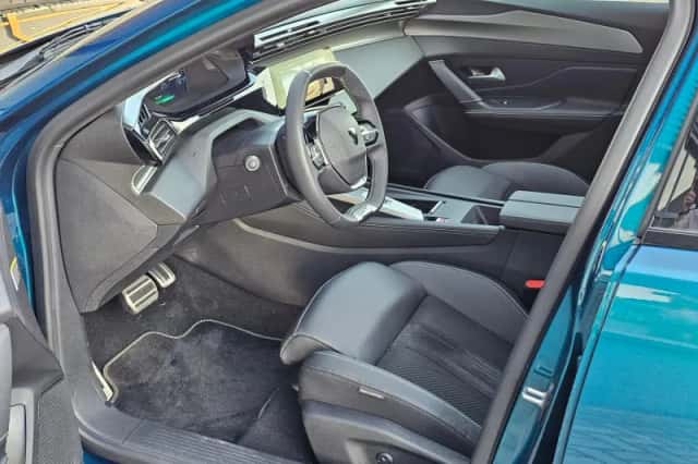 Peugeot e-408 (2025) thumbnail 18