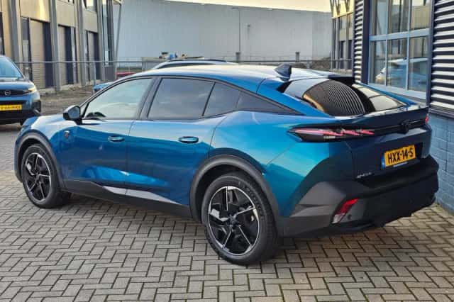 Peugeot e-408 (2025) thumbnail 3