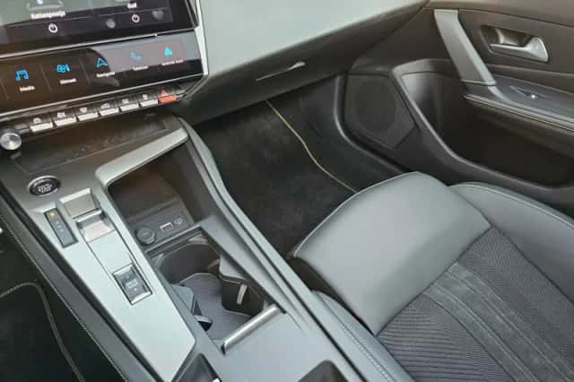Peugeot e-408 (2025) thumbnail 26