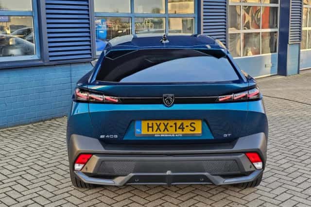 Peugeot e-408 (2025) thumbnail 4