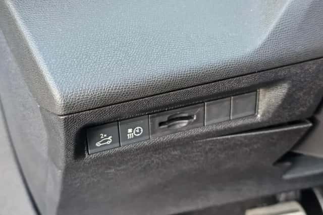 Peugeot e-408 (2025) thumbnail 40