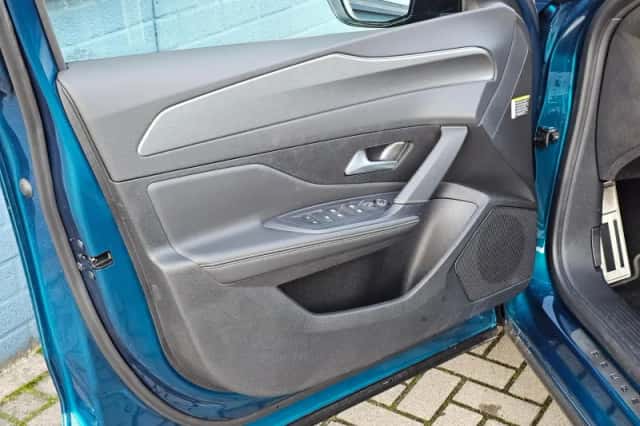 Peugeot e-408 (2025) thumbnail 43