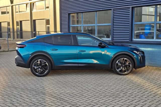 Peugeot e-408 (2025) thumbnail 8