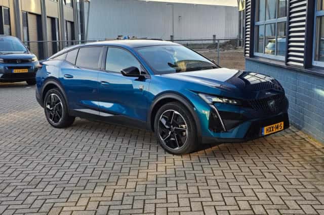 Peugeot e-408 (2025) thumbnail 9