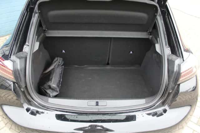 Peugeot 208 (2024) thumbnail 5
