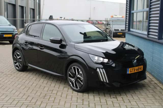 Peugeot 208 (2024) thumbnail 8