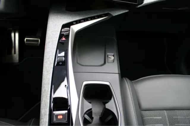 Peugeot 3008 (2025) thumbnail 21