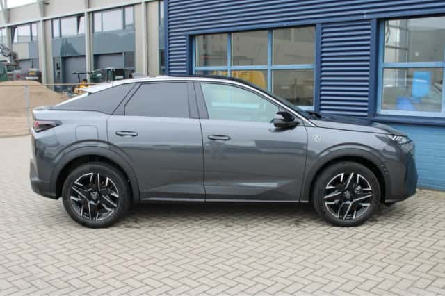 Peugeot 3008 (2025) thumbnail 8