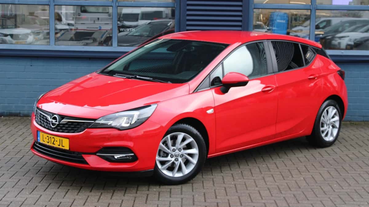 Opel Astra (2021) — foto 1
